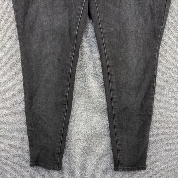 Time And Tru Women's High Rise Curvy Jeans Black 8 Petite Whiskers - Picture 4 of 11